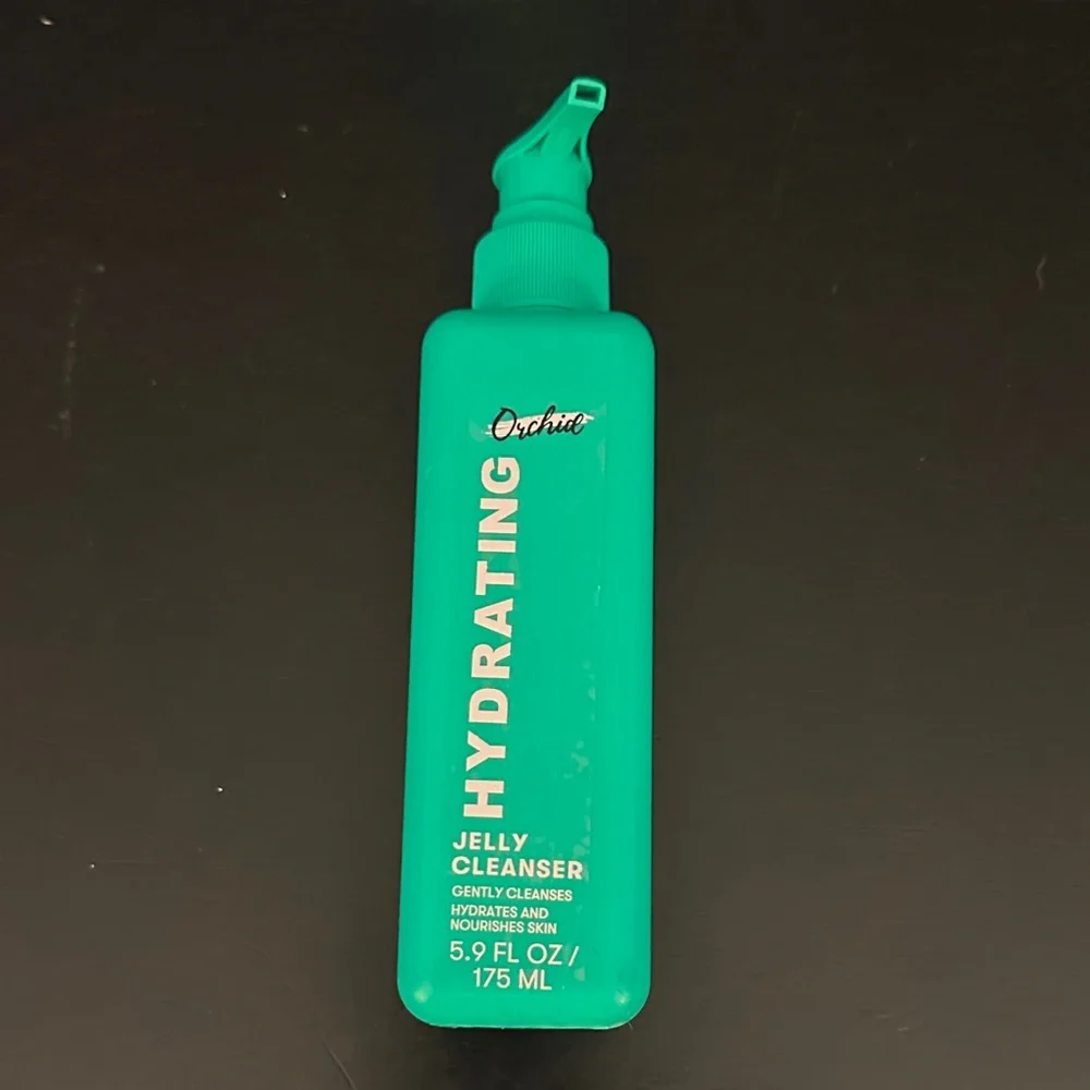 Orchid Hydrating Jelly Cleanser gently cleanses while hydrating/ nourishing